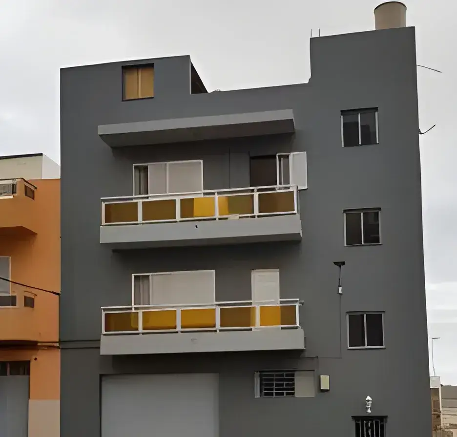 Los Pintores Leganés Rehabilitación y pintado de fachada de comunidad en color gris moderno